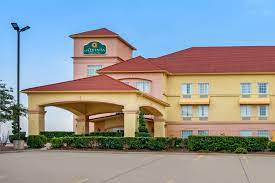La Quinta Inn Suites By Wyndham Glen Rose Glen Rose Tx Hotels La Quinta Inn Glen Rose Hotel