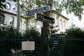 File:Boulevard Saint-Germain, Paris 9 August 2007.jpg - Wikimedia Commons