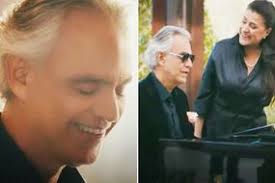 Andrea bocelli & katharine mcphee give a stellar performance of the prayer. there's no way you can't sing along with this version. Andrea Bocelli Sings Hallelujah Duet With Daughter Virginia At Christmas Concert Watch Music Entertainment Express Co Uk