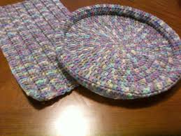 Make a sweet crochet micro kitty or cat bed with one of these purrrrfect free crochet patterns. 1 Skein Pet Bed Pattern Iyarny
