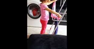 Camasirlar Asilir Ya Da Asmaya Calisilir Montessori Yaya Kizlar