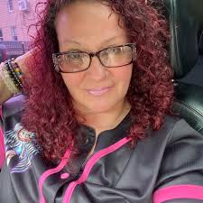 Debra Shadwick's Instagram, Twitter & Facebook