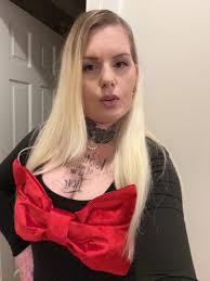 Can anyone help switch the background to something festive?