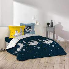 Le coton de nos housses de couette et taies d'oreiller est issu de sources plus durables. Housse De Couette 200x200 1 Taie Petit Astronaute Coton Housse De Couette Et Parure De Lit Linge De Lit Linge De Maison Gifi