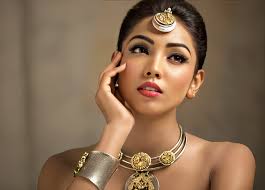 Top 10 Trends of Artificial jewellery in India you should consider