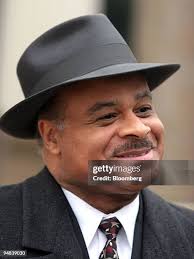 307 Gary Lowe Photos & High Res Pictures