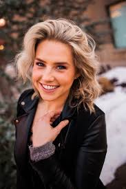 Amy Whitcomb's Instagram, Twitter & Facebook