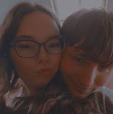 I just need someone to talk to or someone who has been through something  similar , I am pregnant I'm in my second trimester I have other children I  am a mom