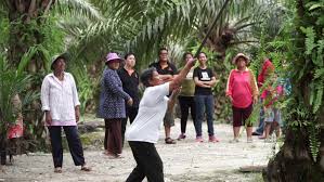 Baja kelapa sawit gosawit terbaik untuk anda hanya sebotol untuk 10 ekar sawit. Berladang Sawit Boleh Dapat Rm10k Sebulan Lagi Baik Daripada Makan Gaji Soscili