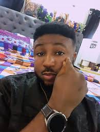 Listen to this story !!! A multi million business man lost all his assets  to fire outbreak that burnt his multimillion warehouse. He went from grace  to grass. People started moçking him