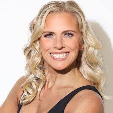 Dana Bays's Instagram, Twitter & Facebook