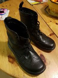 Unser testerteam hat verschiedenste hersteller & marken verglichen und temperaturen wir präsentieren unseren lesern hier die resultate des vergleichs. Doc Martens 38 Budapester Doc Martens Doc Martens Stiefel Doc Martens Outfit