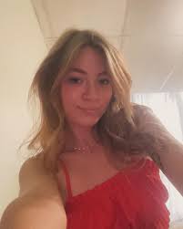 Renee Barr (@renee.barr) • Instagram photos and videos