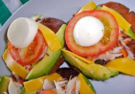 From pupusas and tamales to conchas and cookies they provide the el salvadorean population in seattle a taste of home and share their country s baked goods and culinary traditions with the broader community. El Salvador S Food Culture Locavore Del Mundo
