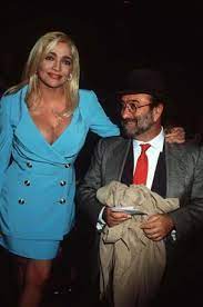 21 pictures of mara venier. Lucio Dalla 45 Anni Di Carriera Luci Immagini