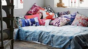 Spring bed bigland atau kasur bigland merupakan salah satu jenis kasur model spring bed yang mengedepankan pembaruan dengan menggabungkan berbagai teknologi modern yang membuat kasur jenis ini begitu nyaman dan berkualitas. 12 Desain Kasur Tanpa Ranjang Ini Nggak Cuma Enak Buat Lesehan Tapi Juga Bikin Lega Ruangan