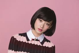 前年主演過 nhk 晨間劇《一半，藍色》，於去年又跟菅田將暉合演話題日劇《三年 a 班：從此刻起，大家都是我的人質》，比濱邊美波稍為年長一歲，個人形象卻早了幾. è¢æ¾§æž— Moviecool è¯æ–‡å½±å²åº« é›»å½± é€£çºŒåŠ‡ å½±äºº