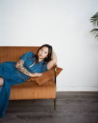 Idk why the heck it took me so long to blog about this beautiful intimate  wedding I photographed back in April, but I finally did, and it's finally  up! The link is