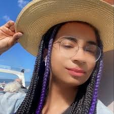 Samantha Schipper's Instagram, Twitter & Facebook