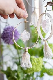Easter Diy Boho Look Window Decoration Leelah Loves Instructions For Diy Pendants As Window Decorations For Spring Or Ea In 2020 Boho Diy Diy Pendant Easter Diy