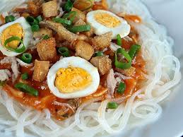 Pancit Palabok For A Filipino Themed Party Pancit Pancit Palabok Recipe Recipes