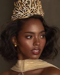 ON THE ROAD TO THE CROWN ✨ 🇵🇭 👑 Miss Universe 2024 Philippines  representative Chelsea Anne Manalo stuns in an elegant, gold-accented  ensemble, radiating both beauty and boldness in her latest photos