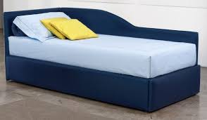 Divano letto con rete estraibile completo di reti a doghe e materassi. Divano Letto Con Rete Estraibile Materassi Molteni