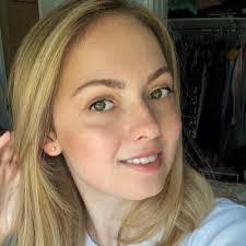 Emily Longman's Instagram, Twitter & Facebook