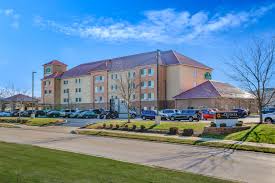 Compare prices of 717 hotels in indianapolis on kayak now. La Quinta Inn Suites By Wyndham Indianapolis Airport West Plainfield In Hotels