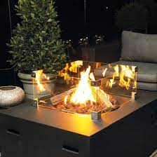 Gas feuerstelle garten gas feuerstelle im garten. Fur Gemutliche Stunden Die Gasfeuerstelle Ist Einfach Und Sicher Outdoor Feuerstelle Mit Gas In Cooler Beton O Feuerstelle Garten Feuerstelle Gas Feuerstelle