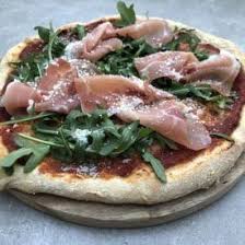 pizza med parmaskinke og rucola den bedste opskrift mummum dk oppskrift pizza italia