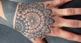Roxeanne hazes (25) heeft vandaag weer een tattoo op haar lichaam laten plaatsen. 44 Tatoeage Puntjes Betekenis