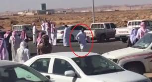 وتتميز تك الهضبة بكونها واسعة تمتد في الجزء الأكبر من غرب الجزيرة العربية. ÙÙŠØ¯ÙŠÙˆ Ø£Ù…Ù† Ø¬Ø§Ù…Ø¹Ø© ØªØ¨ÙˆÙƒ ÙŠØ·Ø§Ø±Ø¯ÙˆÙ† Ù…ÙØ­Ø· Ø¯Ø§Ø®Ù„ Ø­Ø±Ù…Ù‡Ø§ Ø§Ù„Ø¯Ø±Ø§Ø³ÙŠ
