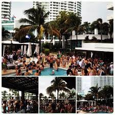 Another Amazing Saturday At The Posh Fontainebleau Arkadia Pool Party With Resident Dj Mad Linx Dolores Park Pool Party Travel