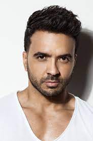 Fonsi and his family moved to orlando, florida, during fonsi's early childhood. Luis Fonsi Filme Alter Biographie
