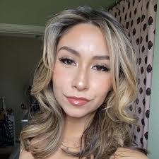 Rachel Sher's Instagram, Twitter & Facebook