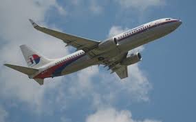 Malaysia airlines confirmó que el vuelo desaparecido mh370 intentó regresar, pero que la señal se perdió una vez dio el giro. Avion De Malaysia Airlines Disparu Nouvelles Pistes De Recherches Le Boeing Reste Introuvable