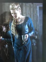 Ça ne prend que 2 minutes pour vous donner accès à des millions de series gratuits. Season 3 Episode 3 Lagertha Blue Dress With Black Leather Robe Viking Robe Viking