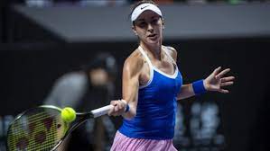 1 ranked junior and won two junior grand slam singles later turning 17 when she was 16. Im Halbfinale Der Wta Finals Trifft Die Schweizerin Belinda Bencic Auf Die Vorjahressiegerin Elina Svitolina Aus Der Ukraine