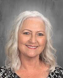 Deanna Murray's Instagram, Twitter & Facebook