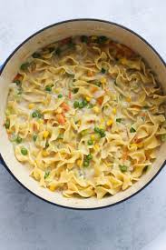 Creamy Veggies And Noodles I Heart Vegetables Vegetarian Recipes Healthy Vegetarian Meal Plan Vegetarian Dinners