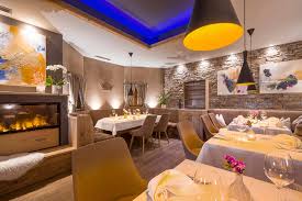 *hochzeiten *verlobungen *geburtstage *partys *firmenfeiern kapazität: Gourmet Royal Eroffnet In Tirol Falstaff