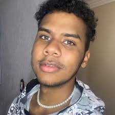 ⚠️La configuración de “Recargando” en el iPhone lo tengo establecido para  que se cargue hasta el 90% sin embargo hay días en los que se carga hasta  el 100% y si tienen