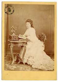Sunt bucuros ori de câte ori aflu despre publicarea unei noi cărți despre regina elisabeta a româniei. Omnia Elisabeta ReginÄƒ A Romaniei