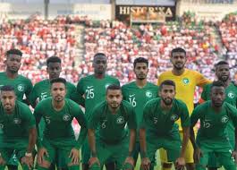 أعلن مدرب منتخب السعودية، خوان انطونيو بيتزي في الساعات الأولى من صباح االيوم الاثنين، تشكيلة المنتخب السعودي النهائية المؤلفة من مفاجآت في تشكيلة السعودية. Ù…Ø¬Ù…ÙˆØ¹Ø© Ù…ØµØ± Ø§Ù„Ø³Ø¹ÙˆØ¯ÙŠØ© ØªØ¹Ù„Ù† Ø§Ù„Ù‚Ø§Ø¦Ù…Ø© Ø§Ù„Ù†Ù‡Ø§Ø¦ÙŠØ© Ù„ÙƒØ£Ø³ Ø§Ù„Ø¹Ø§Ù„Ù… Ø§Ø³ØªØ¨Ø¹Ø§Ø¯ Ù†ÙˆØ§Ù Ø§Ù„Ø¹Ø§Ø¨Ø¯ Ø§Ù„Ù…ØµØ±ÙŠ Ø§Ù„ÙŠÙˆÙ…