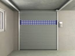 Ein rollgitter wickelt sich platzsparend in den kasten und die garagendecke bleibt frei. Biebernick Fenster Und Turen