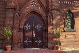Auch am montag muss mit vereinzelten gewittern. Katholische Kirche Corpus Christi Dobern Lausitzer Seenland Dobern