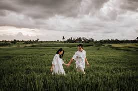 Foto prewed medan sumatera utara. Bali Pre Wedding Photos Session On Rice Fields Beach