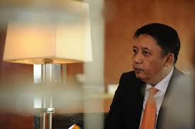 Yang turut hadir ialah yb datuk haji ahmad maslan, timbalan menteri (industri) miti, yb datuk ahmad jazlan yaakub, timbalan menteri kemajuan luar bandar dan wilayah dan datuk seri j. Kluster Katak Adalah Binatang Politik Ahmad Jazlan Yaakub