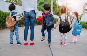 Maybe you would like to learn more about one of these? Ecole A Partir De Quel Age Un Enfant Peut Il Y Aller Seul